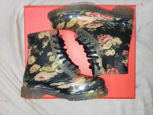 new look floral  lace up rain boots