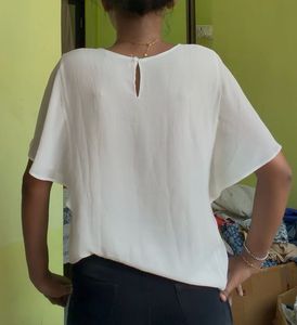 🌟🌟🫶🏻White Butterfly Sleeve Top
