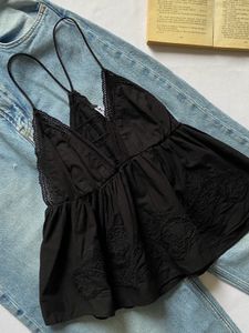Chic Black Lace Trim Cami Top
