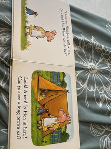 Hide-and-Seek Pig Lift-the-Flap Book