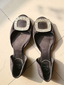 Roger Vivier Flats