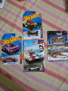Hot Wheels and Matchbox Toy Cars Bundle