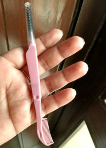 Pink Eyelash Curler Tool