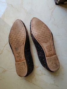 Embellished Jutti Flats
