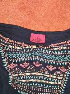 CUTE BOHO DETAILED TOP🐰