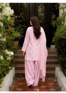 Elegant Pink Embroidered Kurta Set