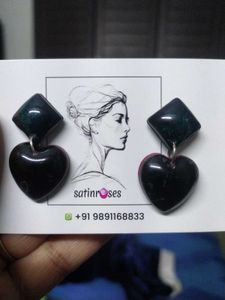 Chic Black Heart &amp; Diamond Earrings