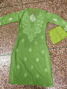 Lucknowi Chikankari Kurti