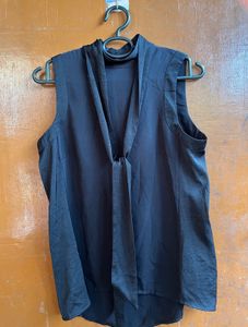 H &amp;M  Sleeveless Bow Blouse