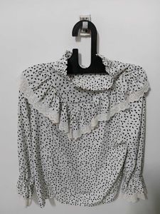 Chic Black &amp; White Patterned Blouse