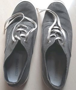 Basic CONVERSE Canvas Shoes