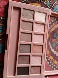 Maybelline The Blushed Nudes Eyeshadow Palette