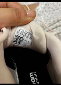 Adidas Women Ozelle Lace-Up Sneakers