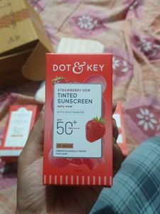 Dot &amp; Key Tinted Sunscreen SPF 50 PA+++.