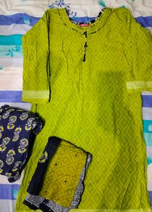 Suit Set Green 💚 I Want Sell Fast Price Negotiable I Want To Declutter My Closet