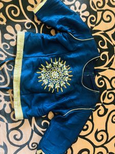 Royal Embroidered Lehenga Choli Set💙