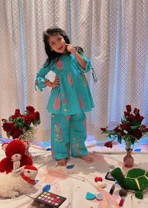Charming Blue Feather Print Kurta Set