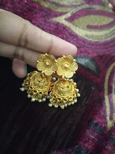 Elegant Gold Jhumka Earrings with Pearls
