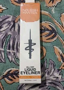 Nourish Mantra All Day Liquid Eyeliner