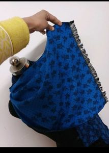Blue Floral soft Print Scarf..
