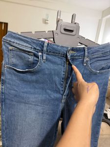 Levi’s blue Ripped Jeans👖