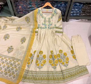 Beautiful Anarkali Kurta Set