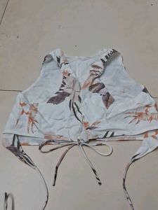 Floral Crop Vest Tieup Top