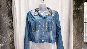 26138. Cute shirt