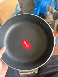 Full Heavy Peigon Pink Fry Pan Unused With Handle