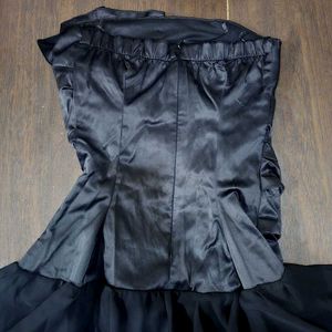 Chic Black Strapless Tiered Dress