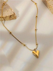 Chic Gold Heart Pendant Necklace