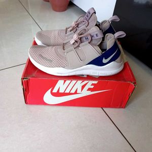 Nike CMTR FREE MODEL Unused