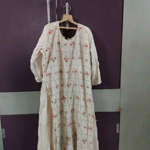 Elegant Green Embroidered Kurta