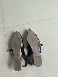Chic Black Patent Slingback Flats