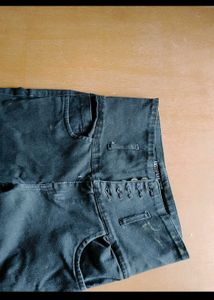Black High-Waisted Skinny Jeans