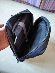 Laptop bag, stiching nikal gya,pic no.3