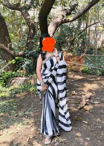 Ready to wear saree with blouse 🖤🤍