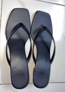 Chic Black Square Toe Flip Flops