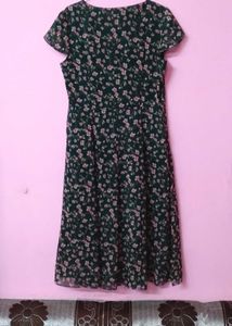 Elegant Green Floral Chiffon Midi Dress 💚