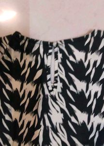 cream and black Print Top