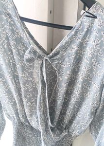 Chic Floral V-Neck Blouse
