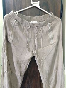Stylish Cargo Pants. Fit upto 30 size.