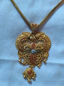 Neckless With Studs