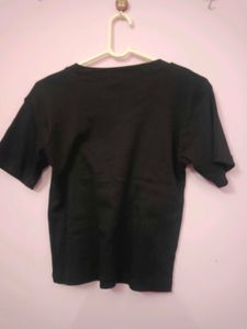 Classic Black Cropped T-Shirt