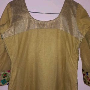 Floral Embroidered Kurta