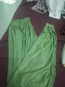 Green legging pants
