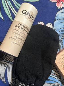 Ghar Magic Soap And Exfoliating Gloves