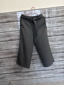 Chic Women's Belted Culottes