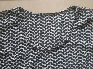 Stylish Sleeveless Geometric Print Top