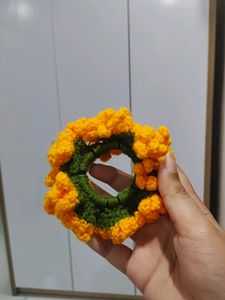 Crochet sunflower gajra scrunchie